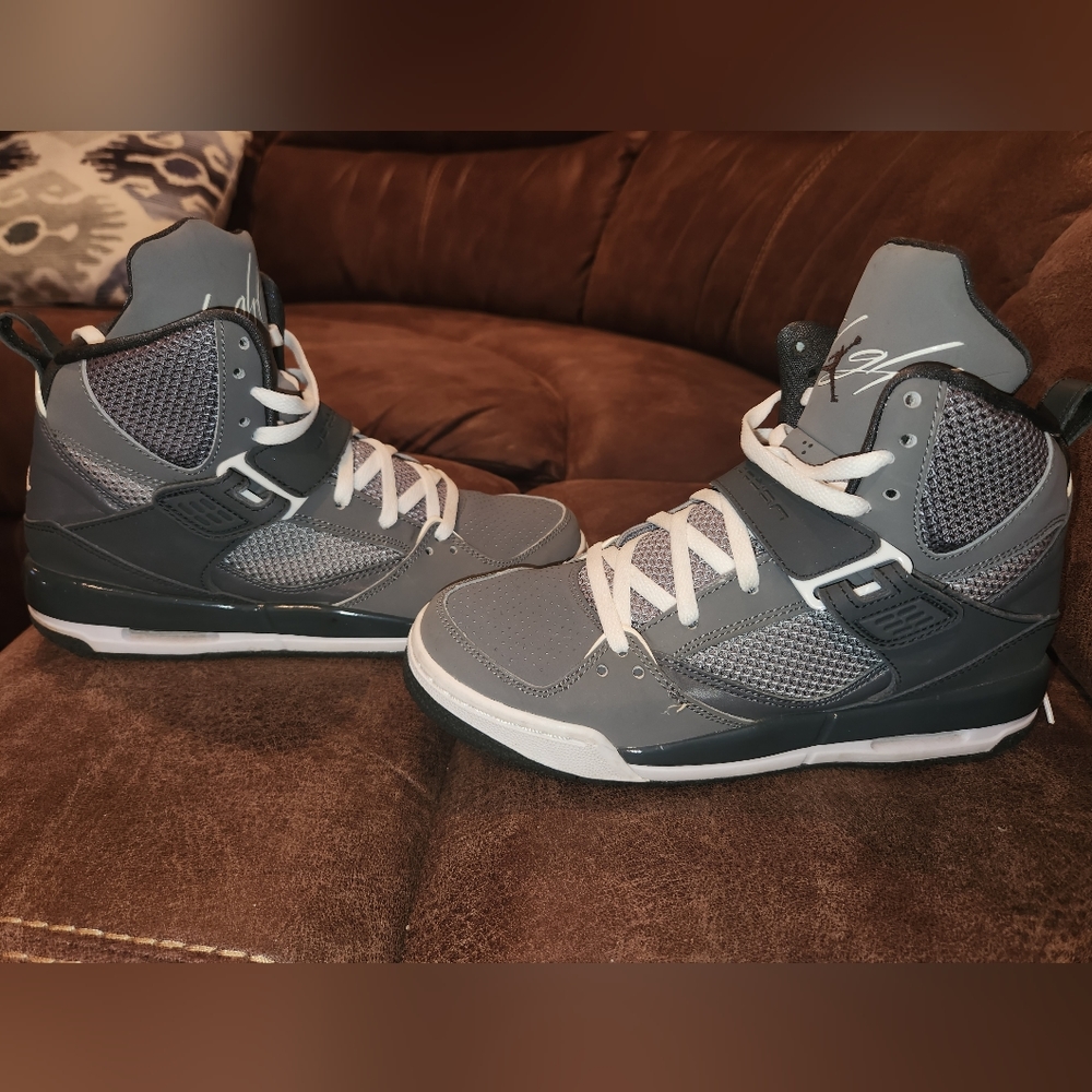 Nike Air Jordan Flight size 6 youth